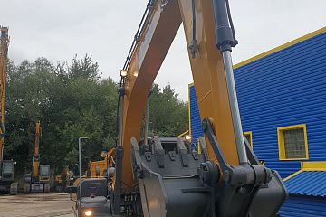 Гусеничный габаритный экскаватор XCMG XE180DN