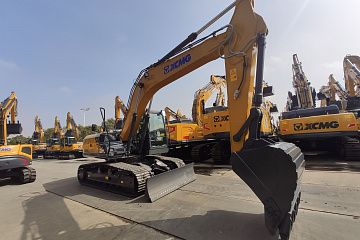 Гусеничный габаритный экскаватор XCMG XE180DN