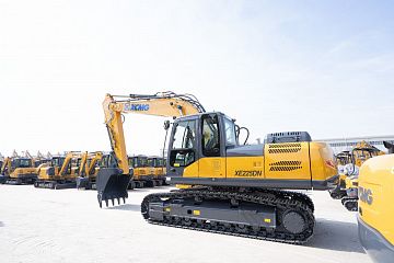 Гусеничный габаритный экскаватор XCMG XE225DN