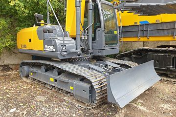 Гусеничный габаритный экскаватор XCMG XE180DN